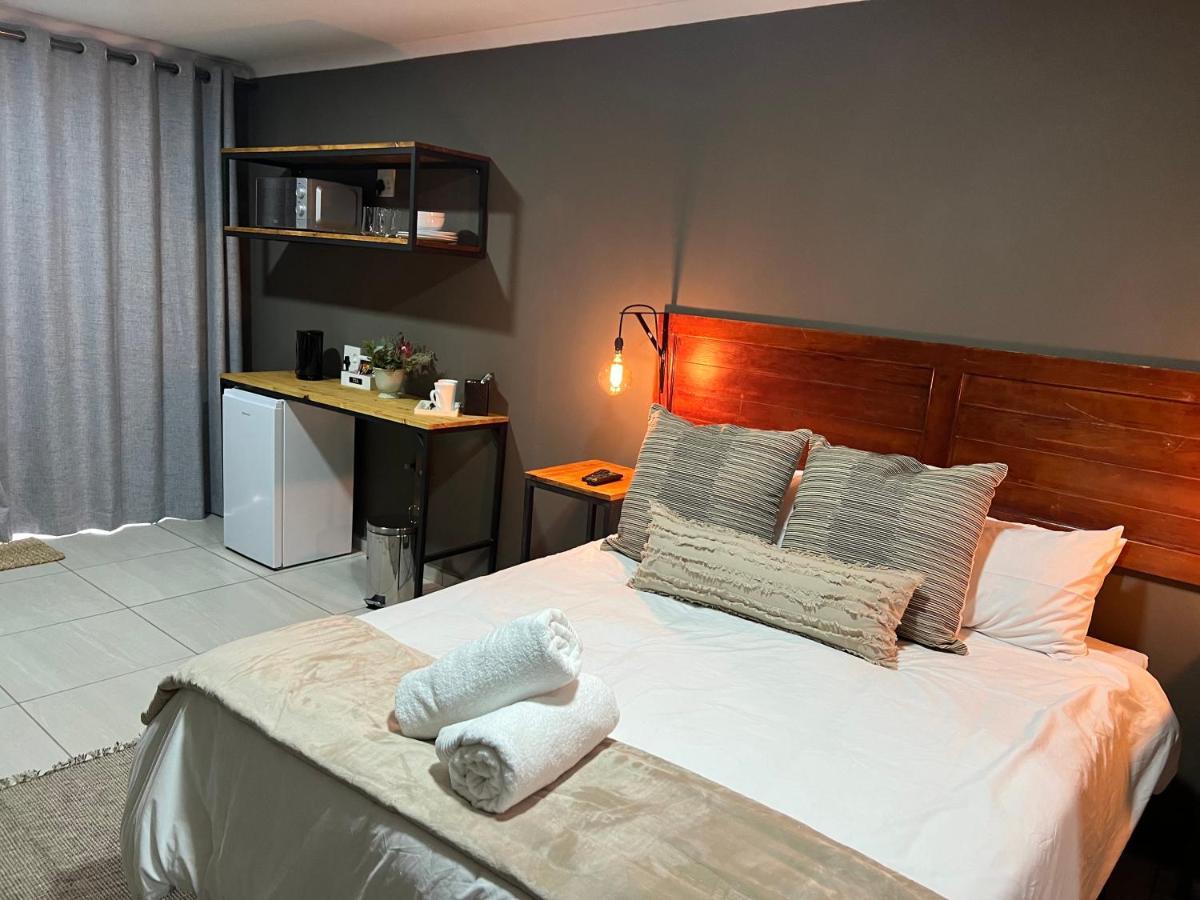 Royal Tree Guest House Potchefstroom Ngoại thất bức ảnh