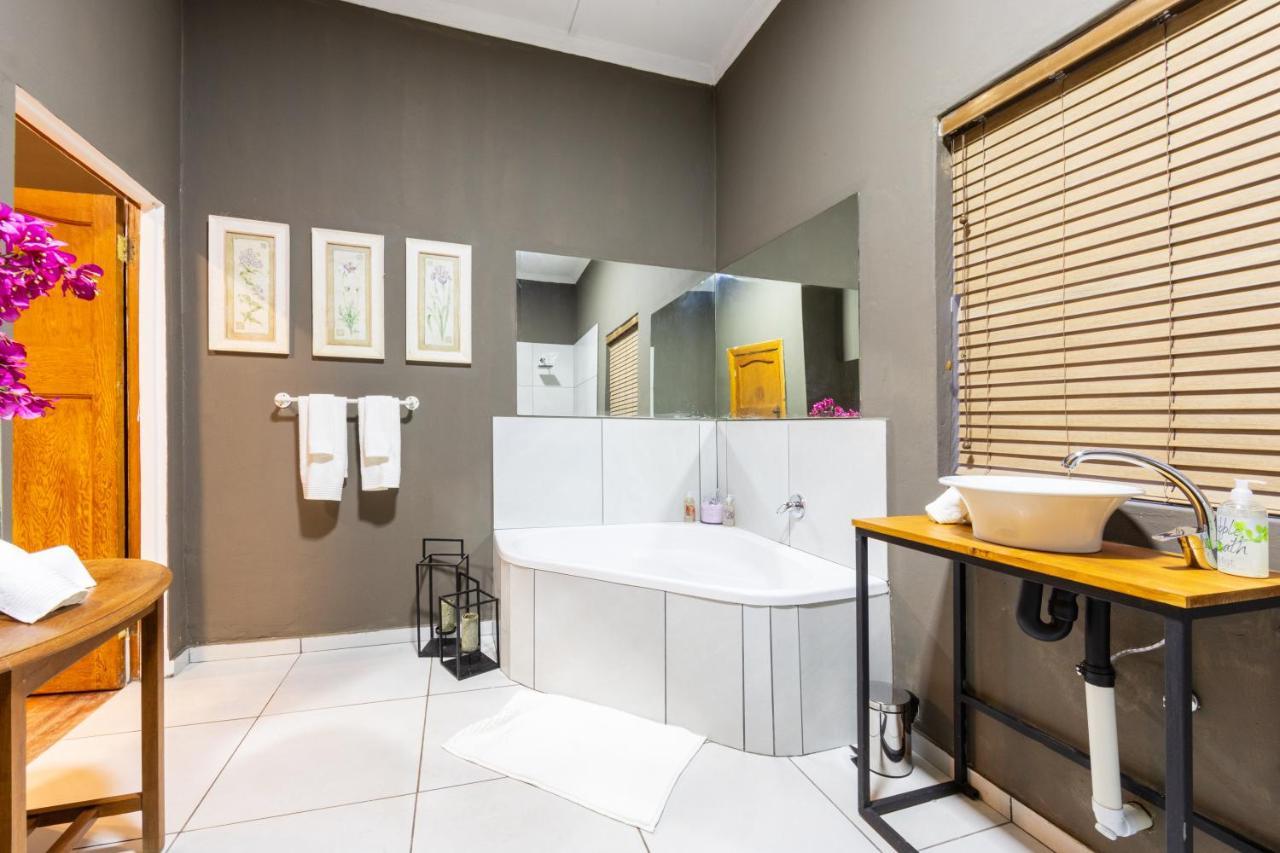 Royal Tree Guest House Potchefstroom Ngoại thất bức ảnh